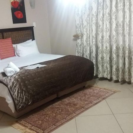 Nongoma Lodge & Inn Cc Номер фото