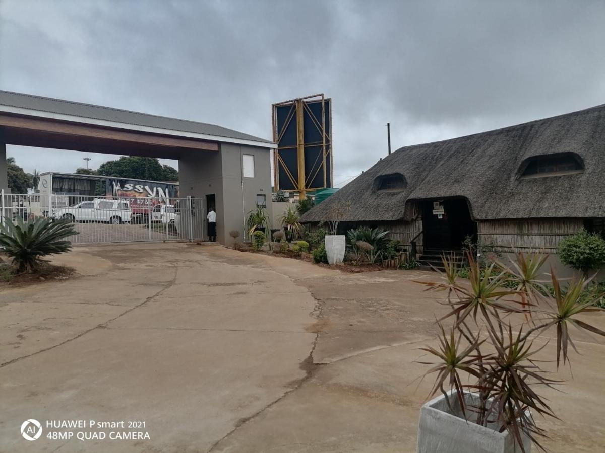 Nongoma Lodge & Inn Cc Экстерьер фото